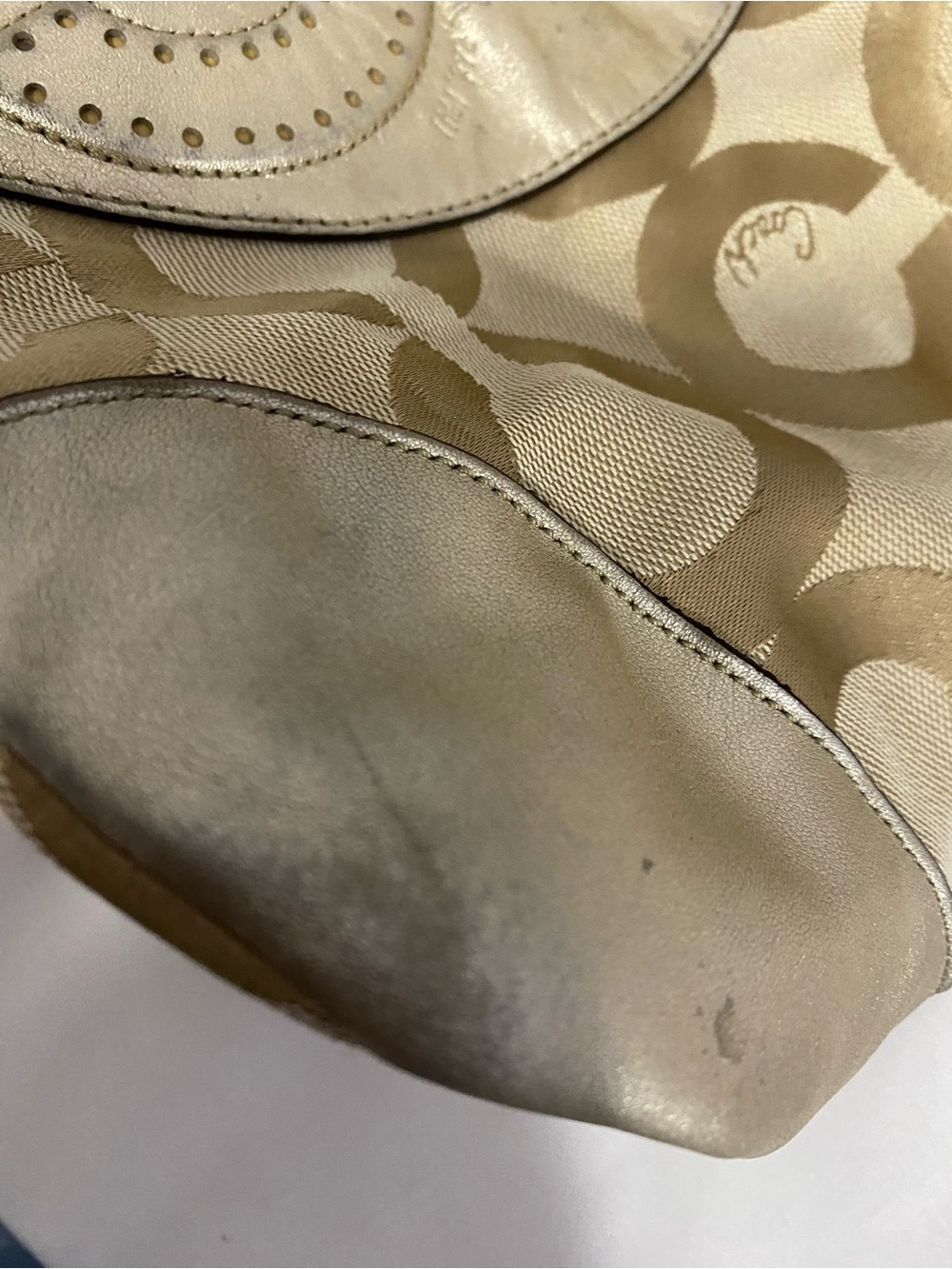 Coach Large Logo Tan Shoulder Purse Used - Picture 14 of 16